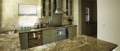 Maison Confort, 4 chambres (10 Mulligan ) | Cuisine privée