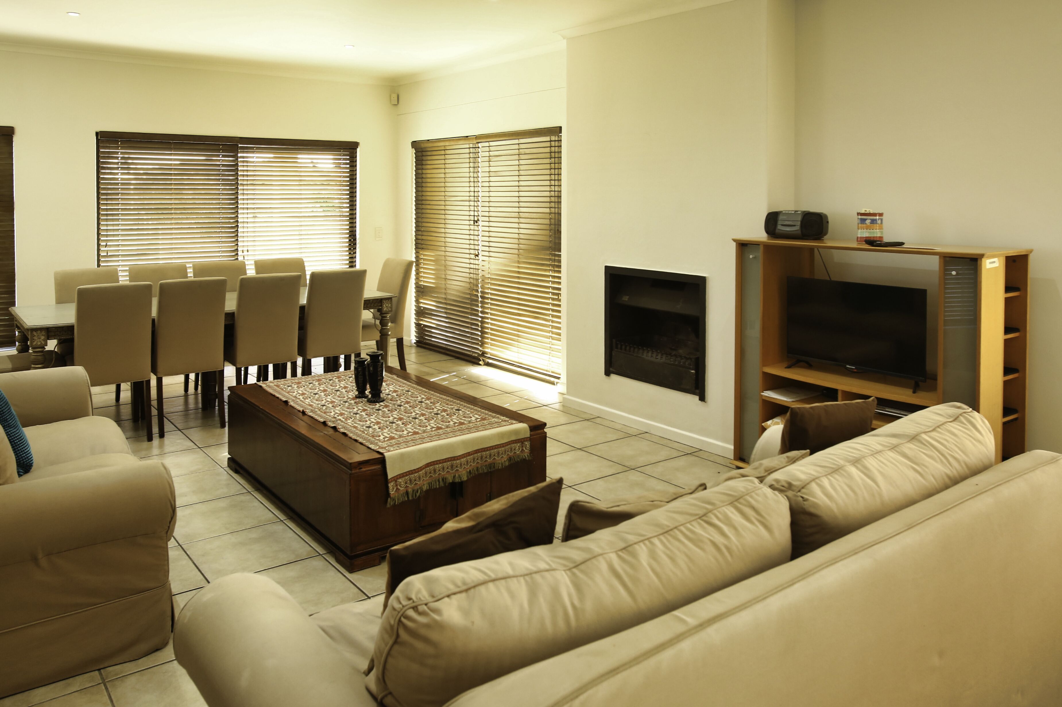 Comfort-Haus, 4 Schlafzimmer (10 Mulligan ) | Wohnbereich | Flachbildfernseher