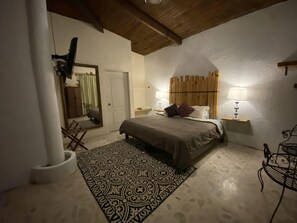 Sistema de insonorización, tabla de planchar con plancha y wifi gratis