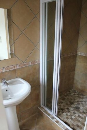Unclassified image, 3 of 15, button - 10 The Horseshoe Inn Self catering (Langebaan)