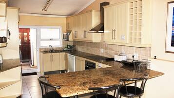 Comfort-Haus, 4 Schlafzimmer ( 9 Seemansrus ) | Eigene Küche | Wasserkocher