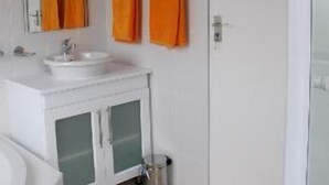 Maison Confort, 4 chambres (9 Shamrock ) | Balcon