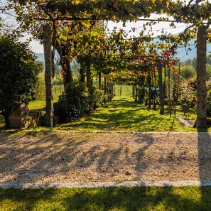 Casa de campo conforto, 2 quartos, cozinha americana | Vista para o jardim