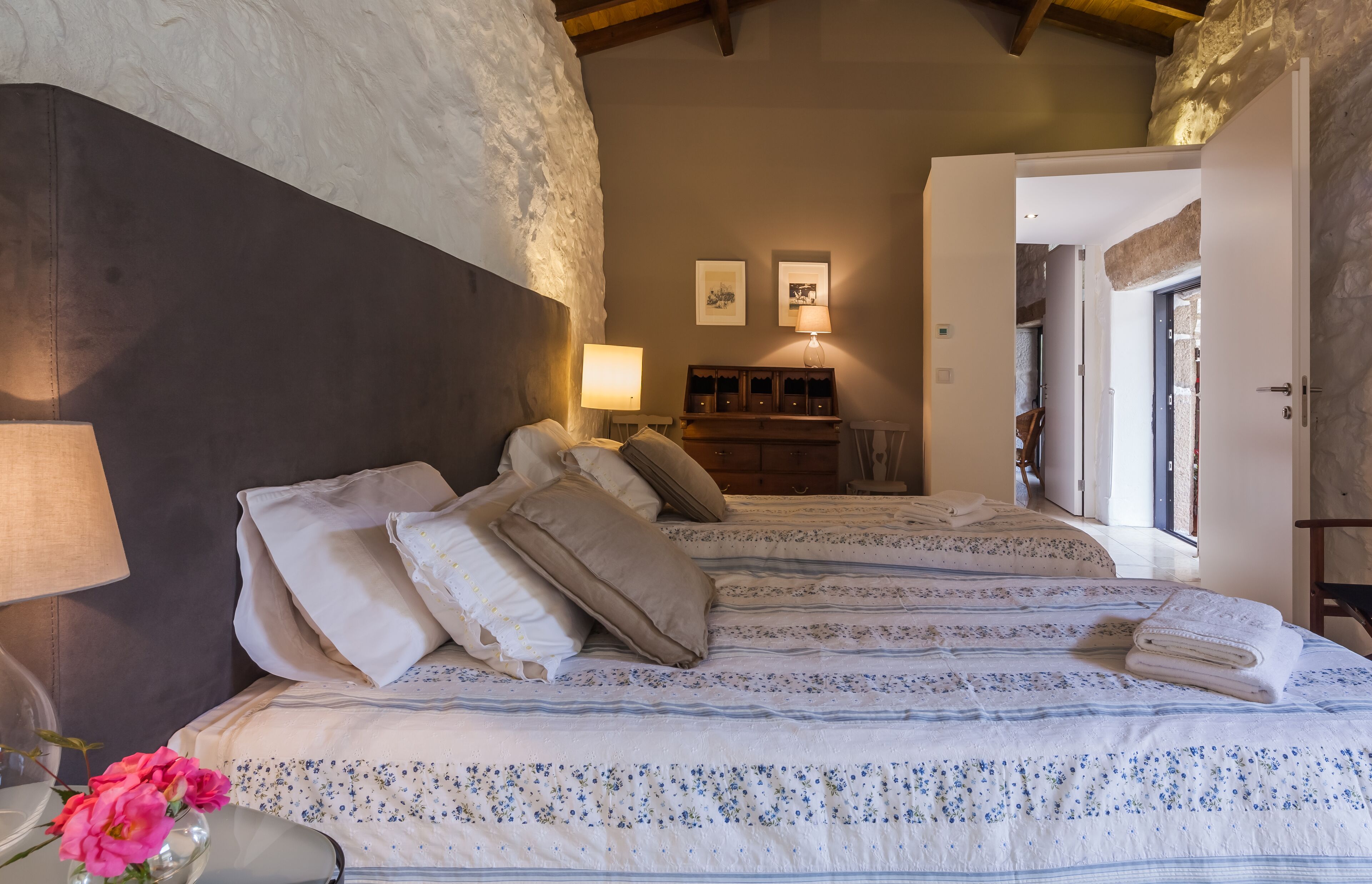 Minibar, laptop workspace, blackout drapes, soundproofing