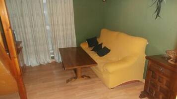 Appartement, 2 chambres | Coin séjour