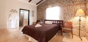 Suite | Desk, rollaway beds, free WiFi - Casa Hotel San Rafael (Santa Cruz Verapaz)