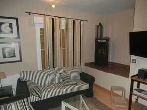 Apartment, 3 Bedrooms | Living room
