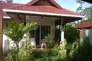 Cozy Cottage L (water supply and electricity not included) | Terrace/patio