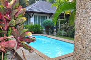 2 piscines extérieures