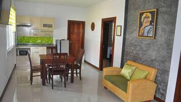 Cozy Cottage L (water supply and electricity not included) | 2 bedrooms, in-room safe, desk, soundproofing