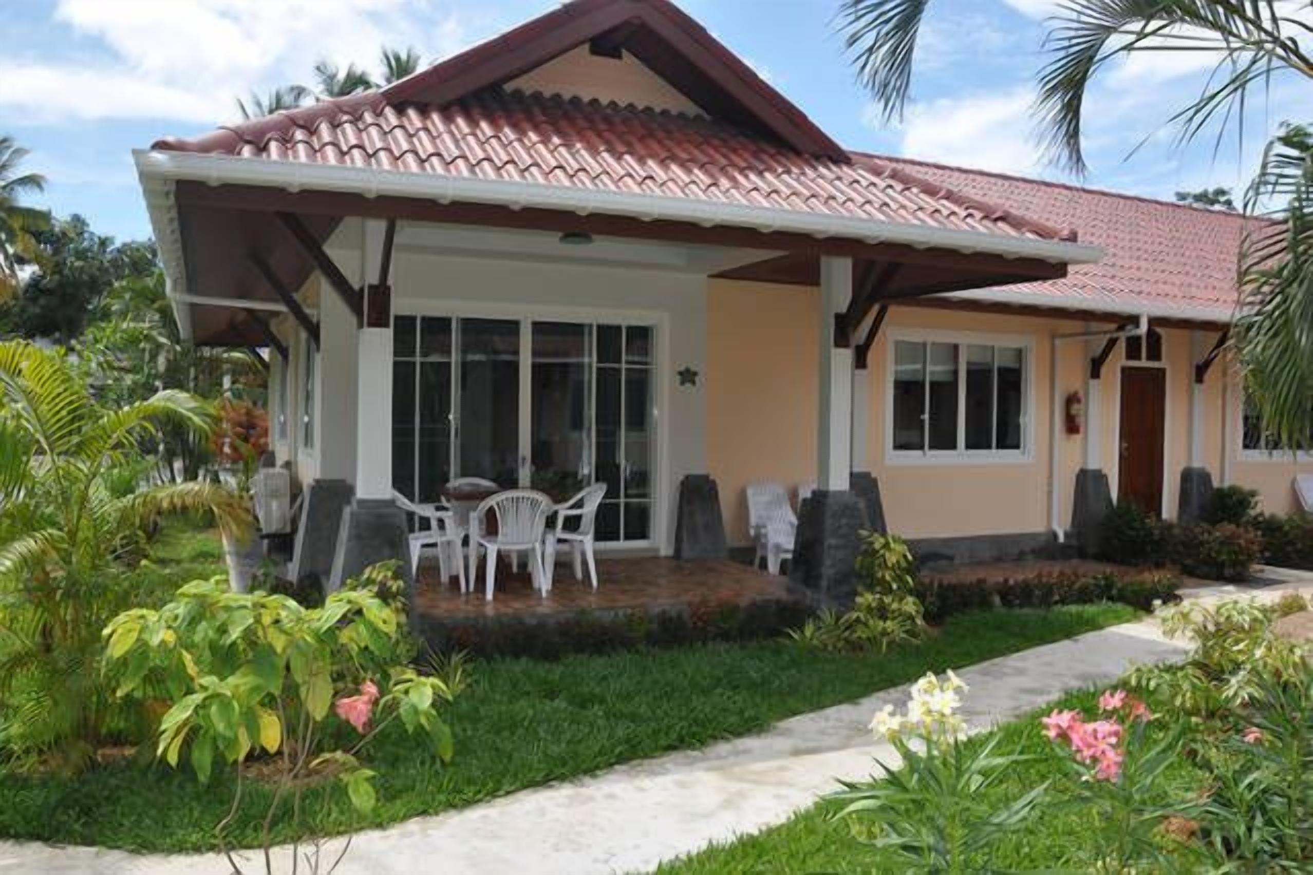 Cozy Cottage L (water supply and electricity not included) | Terrace/patio