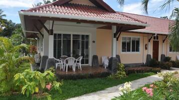Cozy Cottage L (water supply and electricity not included) | Terrace/patio