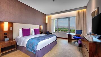 1 bedroom, down duvets, memory-foam beds, minibar
