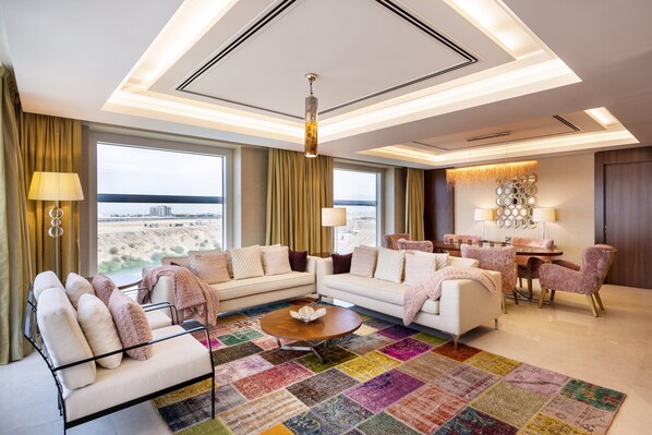 Presidential Suite, 1 Single Bed, Accessible, Garden View (Club Lounge Access) | 1 bedroom, down duvets, memory-foam beds, minibar