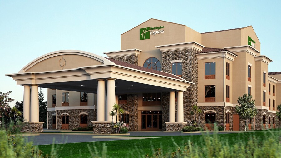 Holiday Inn Express & Suites Redding by IHG