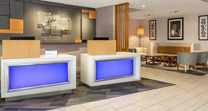 Holiday Inn Express & Suites Redding by IHG