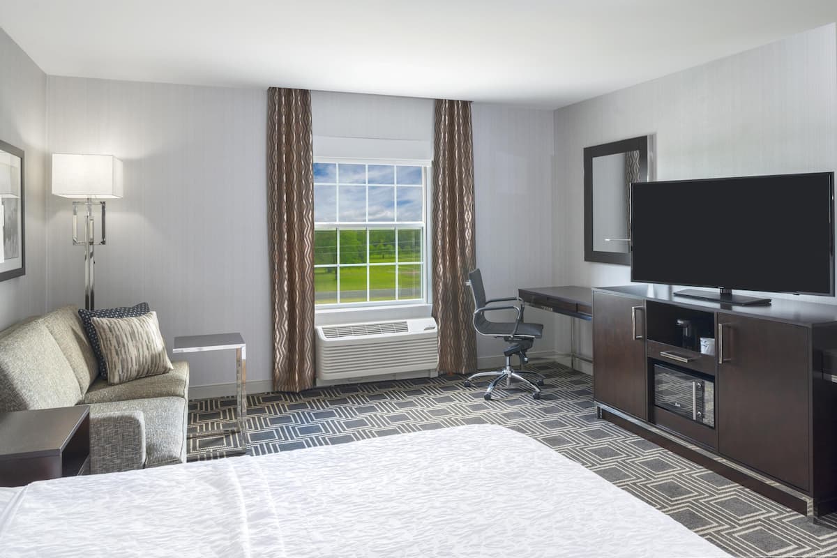 办公桌、遮光窗帘、免费婴儿床、免费 WiFi