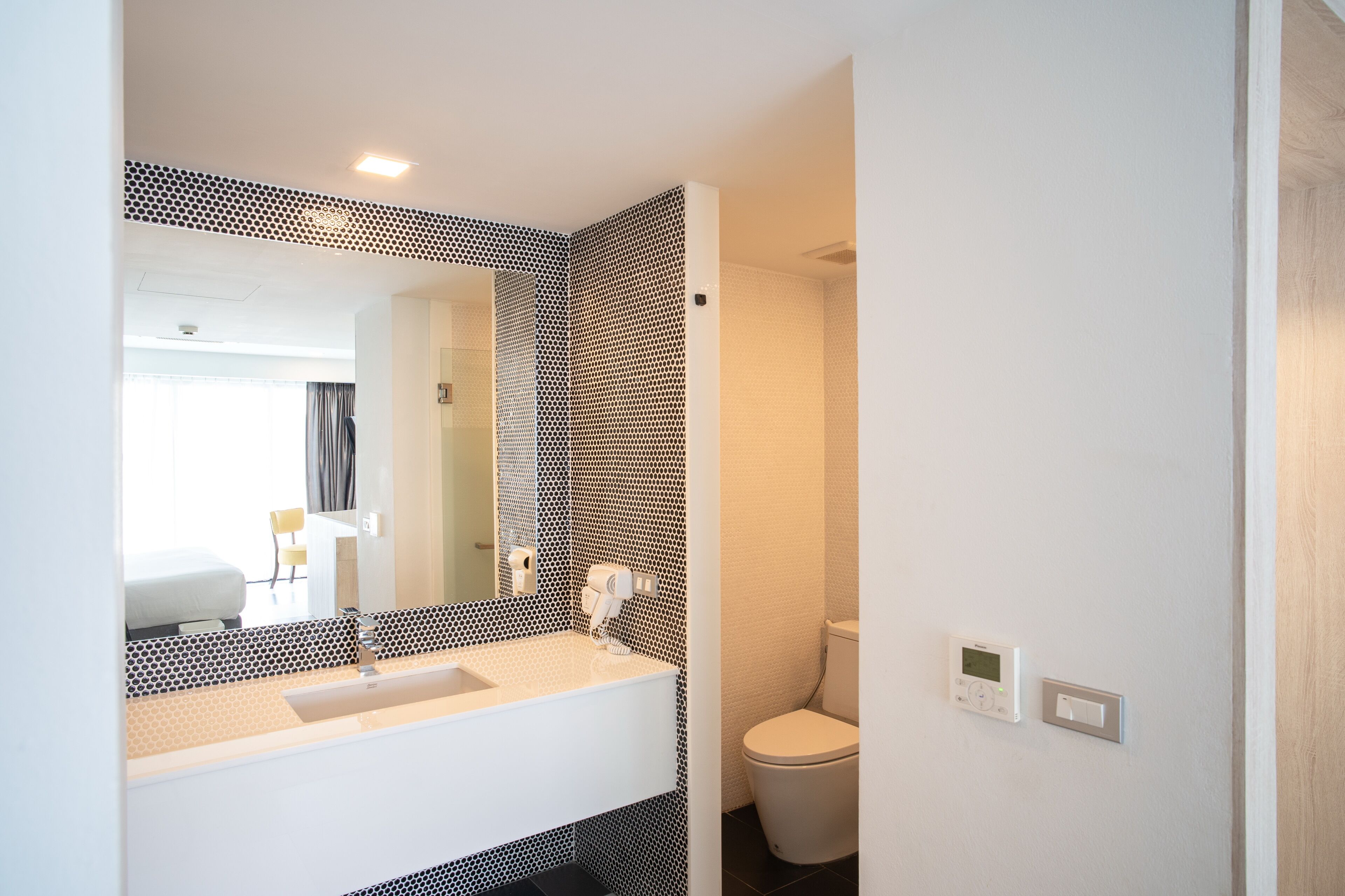 duplex pool access | bathroom | shower, free toiletries, towels