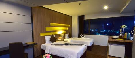 Minibar, caja de seguridad en la habitación y cortinas blackout