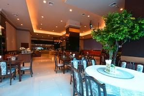 Daily cooked-to-order breakfast (THB 150 per person) - Siam Oriental Hotel (Hat Yai)