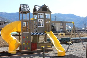 Aire de jeu extérieure pour enfants