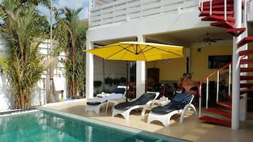 Outdoor pool, sun loungers