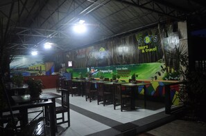 Se sirven desayunos, almuerzos y cenas; cocina filipina