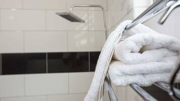 Standard Double Room, Ocean View | Bathroom amenities | Combined shower/tub, free toiletries, towels