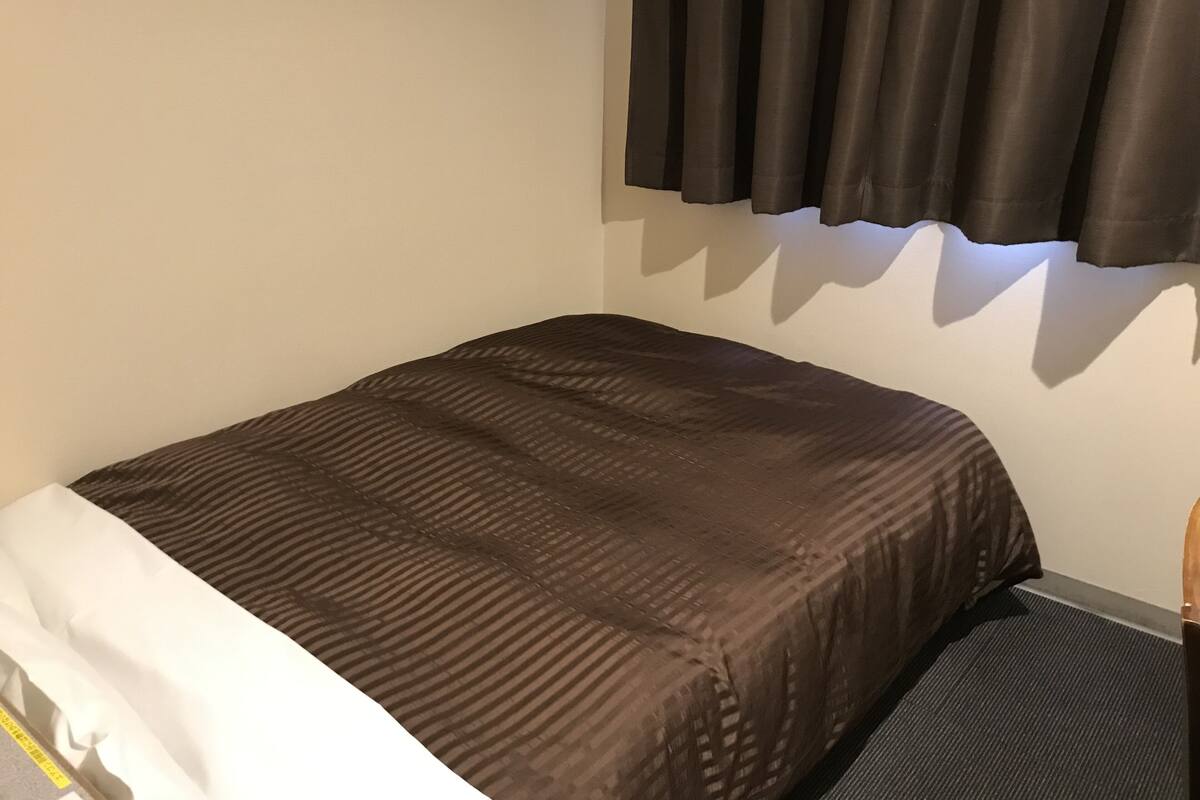 Bureau, espace de travail pour ordinateurs portables