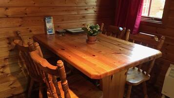 Standard Cabin, Private Bathroom, Park View (Lurchers Cabin) | Restaurant