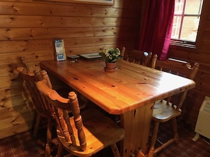 Standard Cabin, Private Bathroom, Park View (Lurchers Cabin) | In-room dining