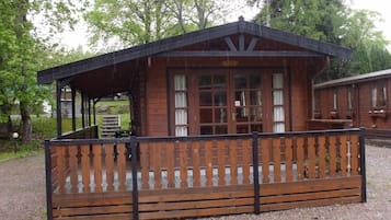 Standard-Ferienhütte, eigenes Bad, Parkblick (Lurchers Cabin) | Außenbereich