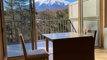 Standard-huoneisto, oma kylpyhuone (Japanese Style) | 2 makuuhuonetta, untuvapeitot, minibaari, ilmainen Wi-Fi