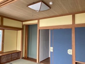 Familienapartment, eigenes Bad (Japanese Style) | Daunenbettdecken, Minibar, kostenloses WLAN