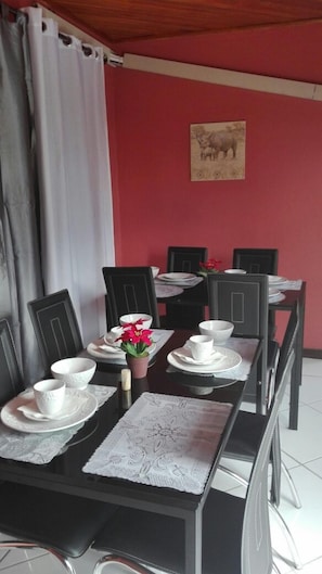 Daily cooked-to-order breakfast (USD 5.00 per person) - D&K Guest House (Maun)