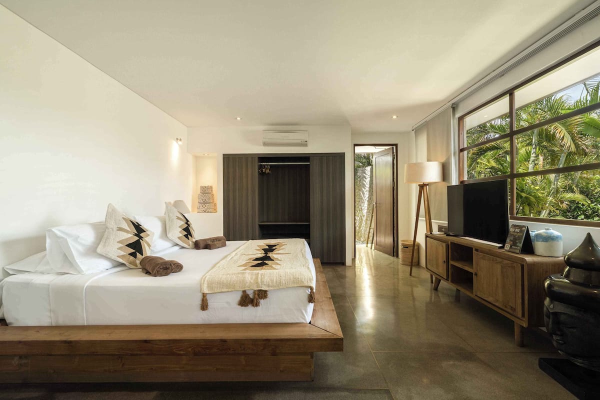 Modern Lodge