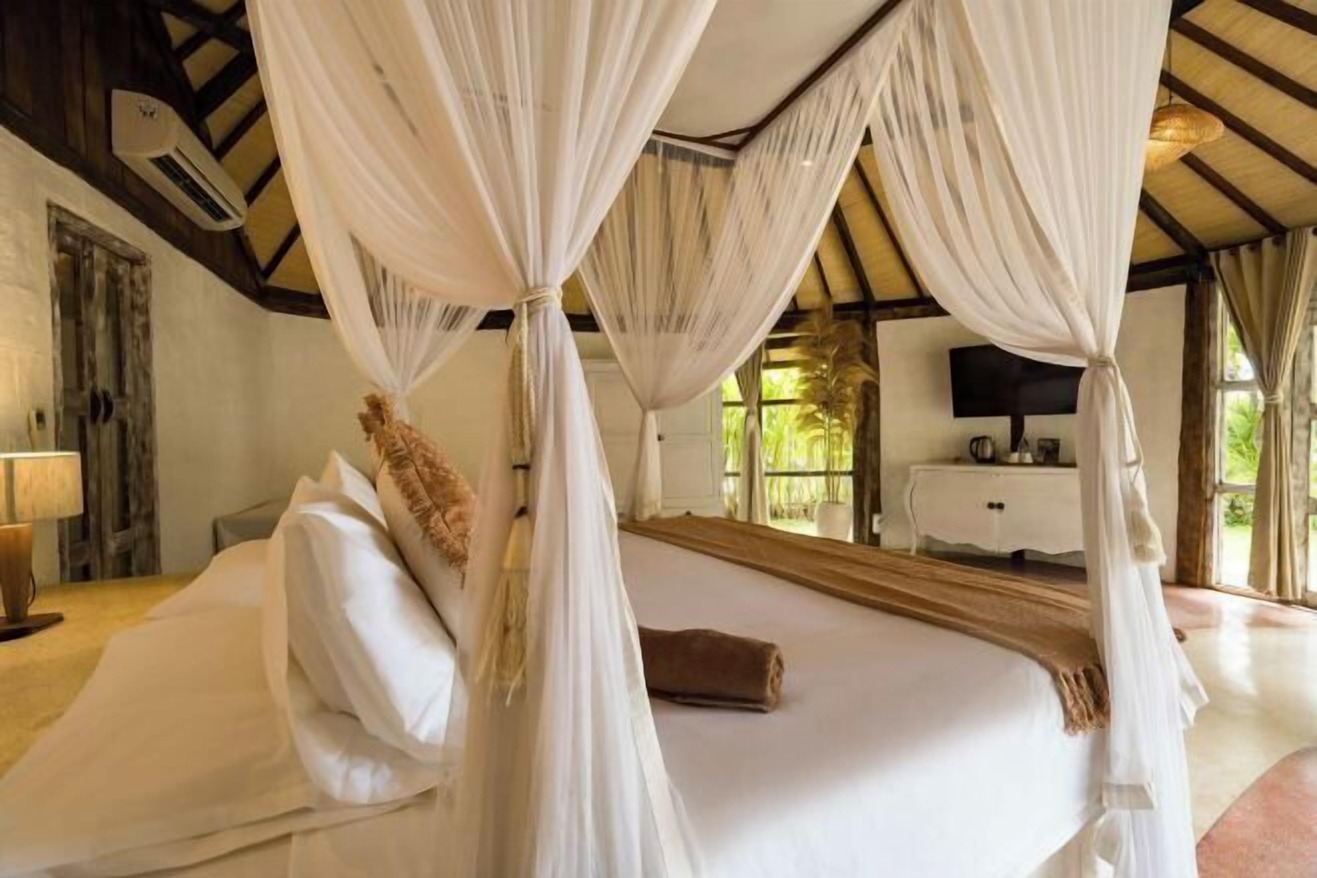 Een minibar, een kluis op de kamer, individueel gedecoreerd