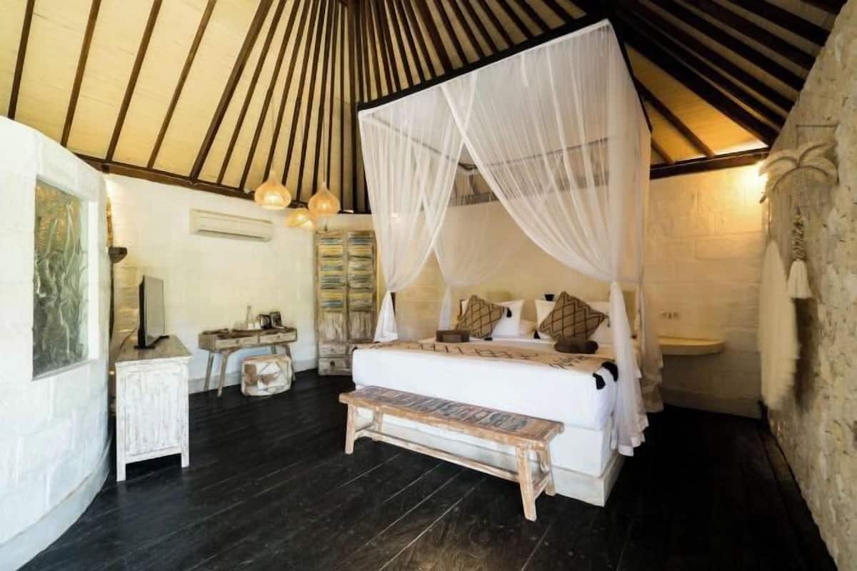 1 bedroom, minibar, in-room safe, individually decorated