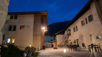 Mặt tiền nơi lưu trú