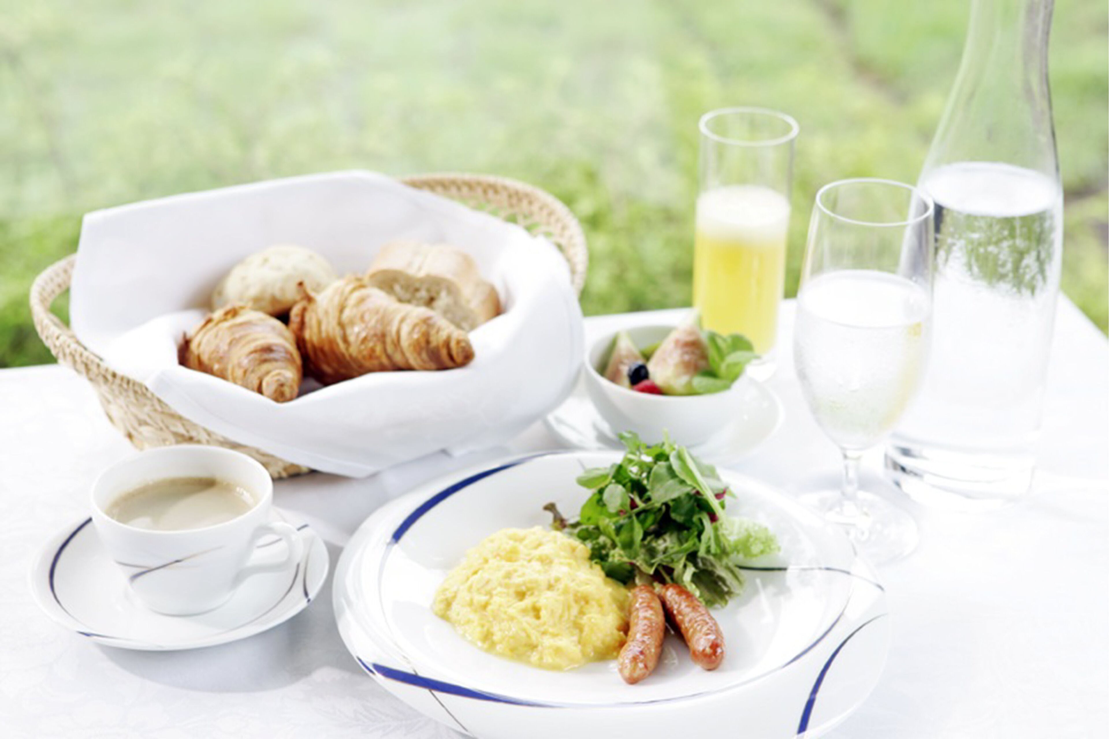 daily cooked-to-order breakfast (jpy 3200 per person)
