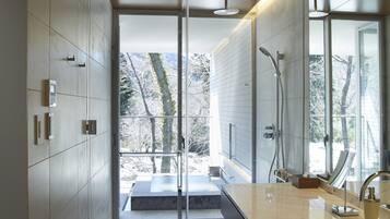 Twin Room, Open Air Bath, Non smoking | Minibar, in-room safe, desk, laptop workspace