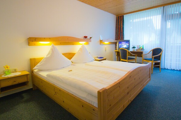 Classic Double Room, Balcony | In-room safe, desk, cribs/infant beds, free WiFi