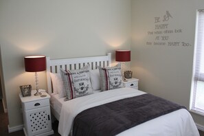 Casa Confort, 3 habitaciones, cocina, vista al campo de golf | 3 habitaciones, ropa de cama de alta calidad y wifi gratis 