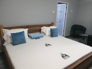 Luxury-Zimmer, 1 King-Bett, Bergblick | Individuell dekoriert, individuell eingerichtet, Schreibtisch