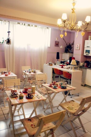 Free daily self-service breakfast  - B&B Santa Sofia (Gravina di Catania)