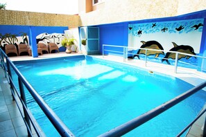 Indoor pool - Golden Key Hotel (Accra)