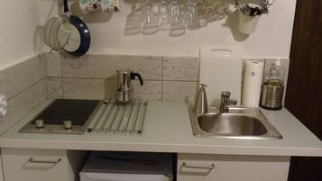 Apartment | Private kitchenette | Fridge, stovetop, coffee/tea maker, electric kettle