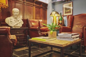 Books - The Classic by 2GO4 Grand Place (Brussels)