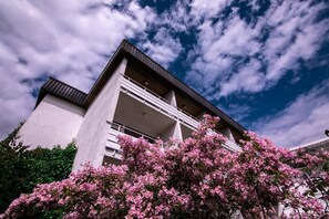 Exterior - Kringsjå Hotell (Sogndal)