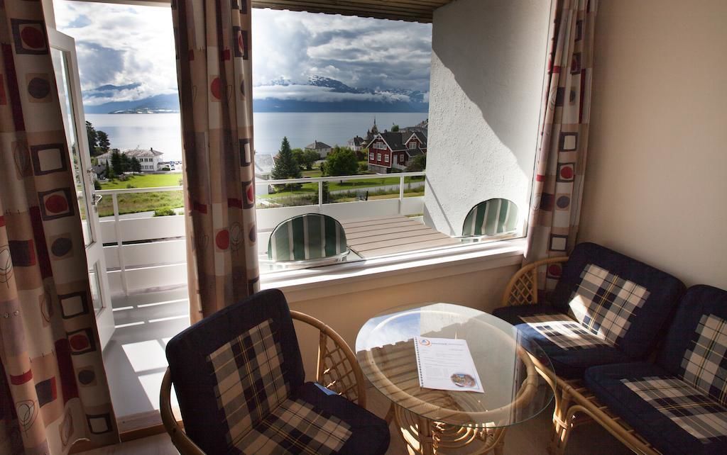 Dobbeltrom, balkong | Oppholdsområde